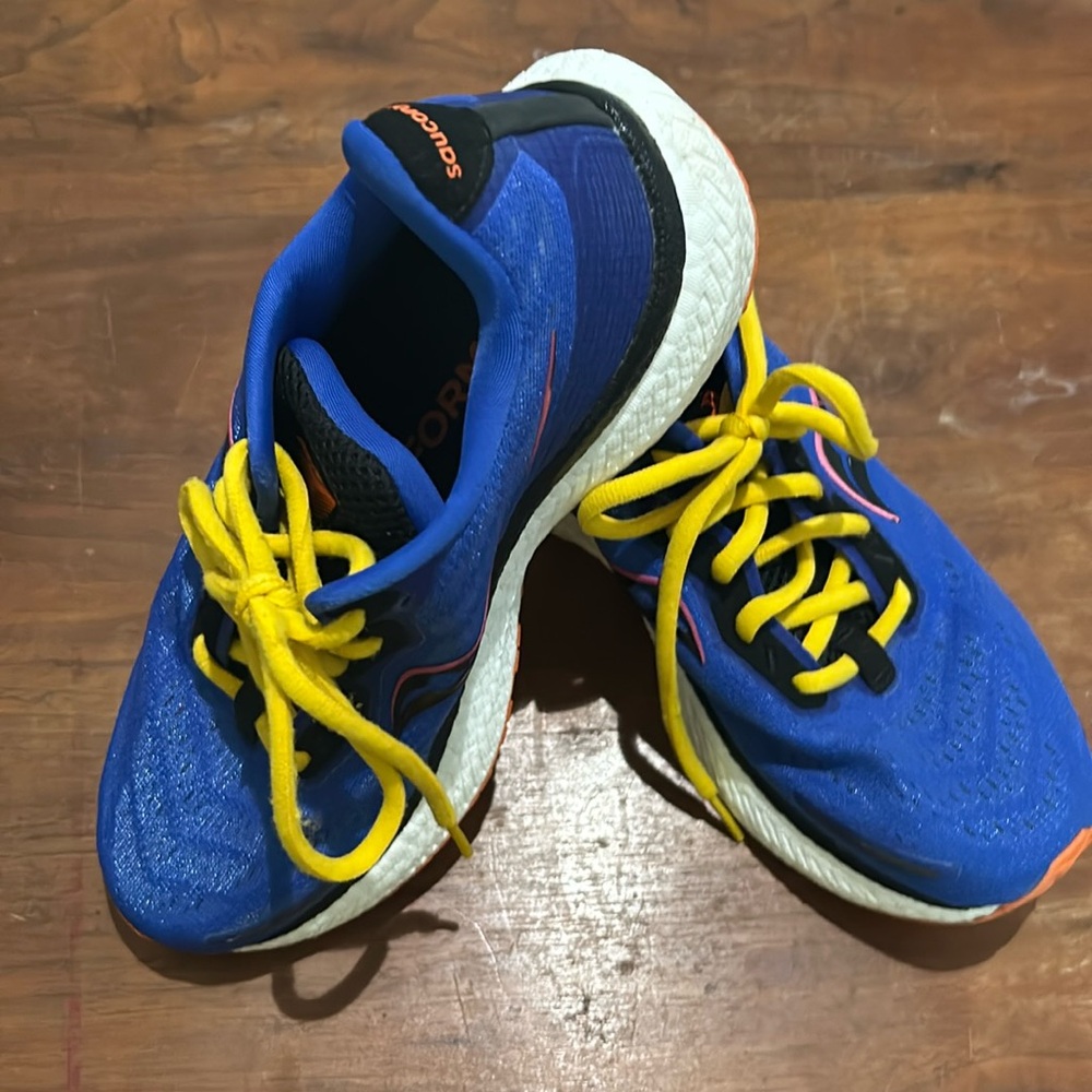 Saucony Triumph women’s size 7.5